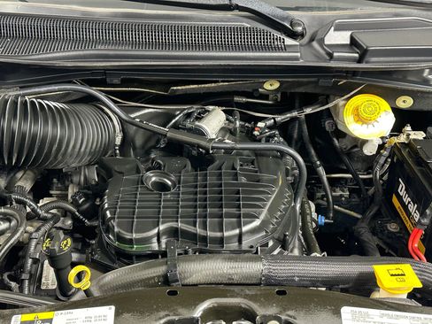 Used 2019 Dodge Grand Caravan SXT image 20