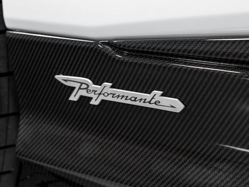 Used 2024 Lamborghini Urus Performante AWD/4WD image 56