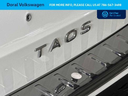Used 2025 Volkswagen Taos SE FWD image 10