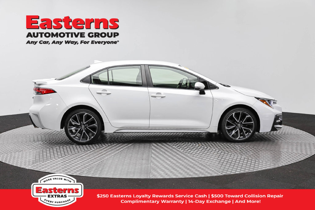Used 2022 Toyota Corolla SE FWD image 5