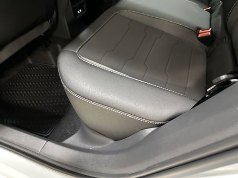 New 2026 Volkswagen Taos SE image 22