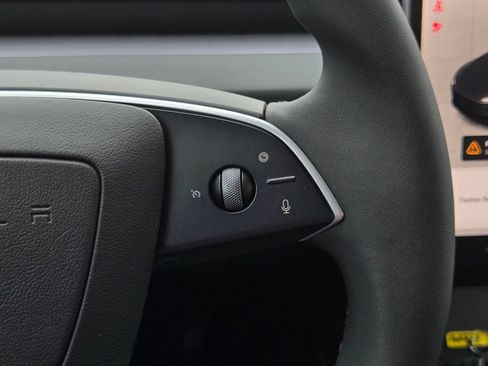 Used 2026 Tesla Model Y AWD image 22