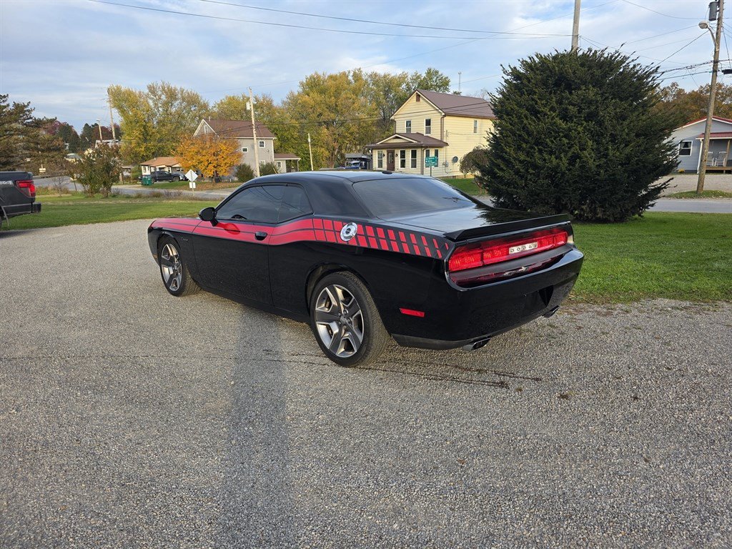 Used 2012 Dodge Challenger R/T RWD image 4