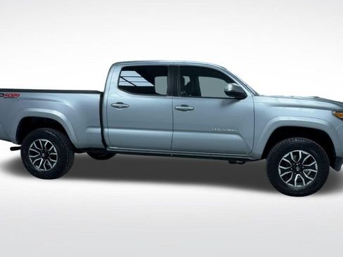 Certified 2020 Toyota Tacoma TRD Sport w/ Technology Package AWD/4WD image 10