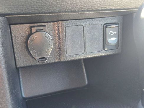 Used 2016 Toyota Corolla LE FWD image 27