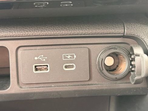 Used 2023 Honda Pilot Sport image 25