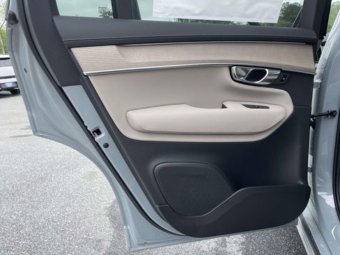 New 2026 Volvo XC90 B6 Plus w/ Protection Package Premier AWD/4WD image 2