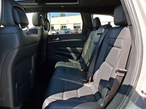 Used 2020 Jeep Grand Cherokee Trailhawk w/ Trailhawk Luxury Group AWD/4WD image 11