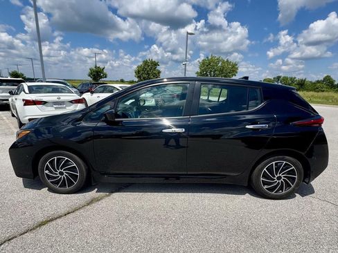Used 2023 Nissan Leaf S FWD image 2