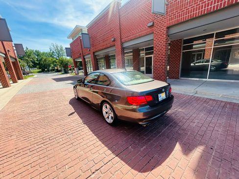 Used 2011 BMW 328i xDrive Coupe AWD/4WD image 4