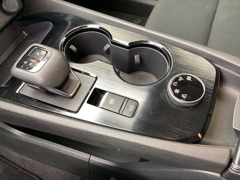 Used 2023 Nissan Rogue S image 30