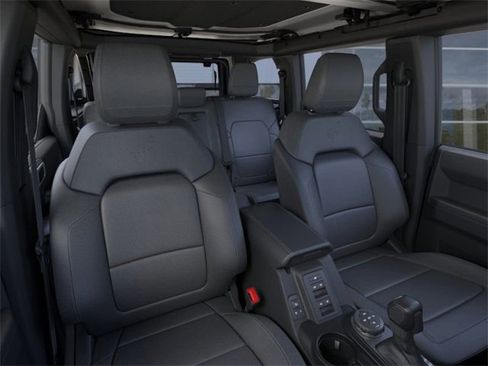 New 2025 Ford Bronco Badlands w/ Black Appearance Package image 10