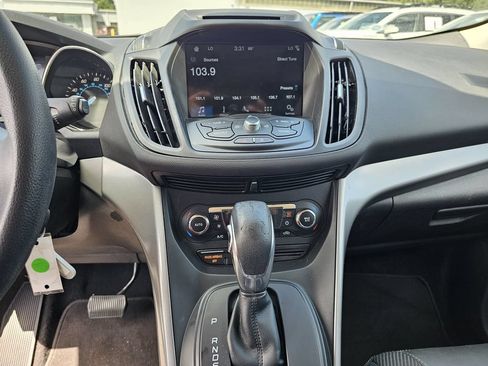 Used 2016 Ford Escape SE w/ SE Chrome Package FWD image 18