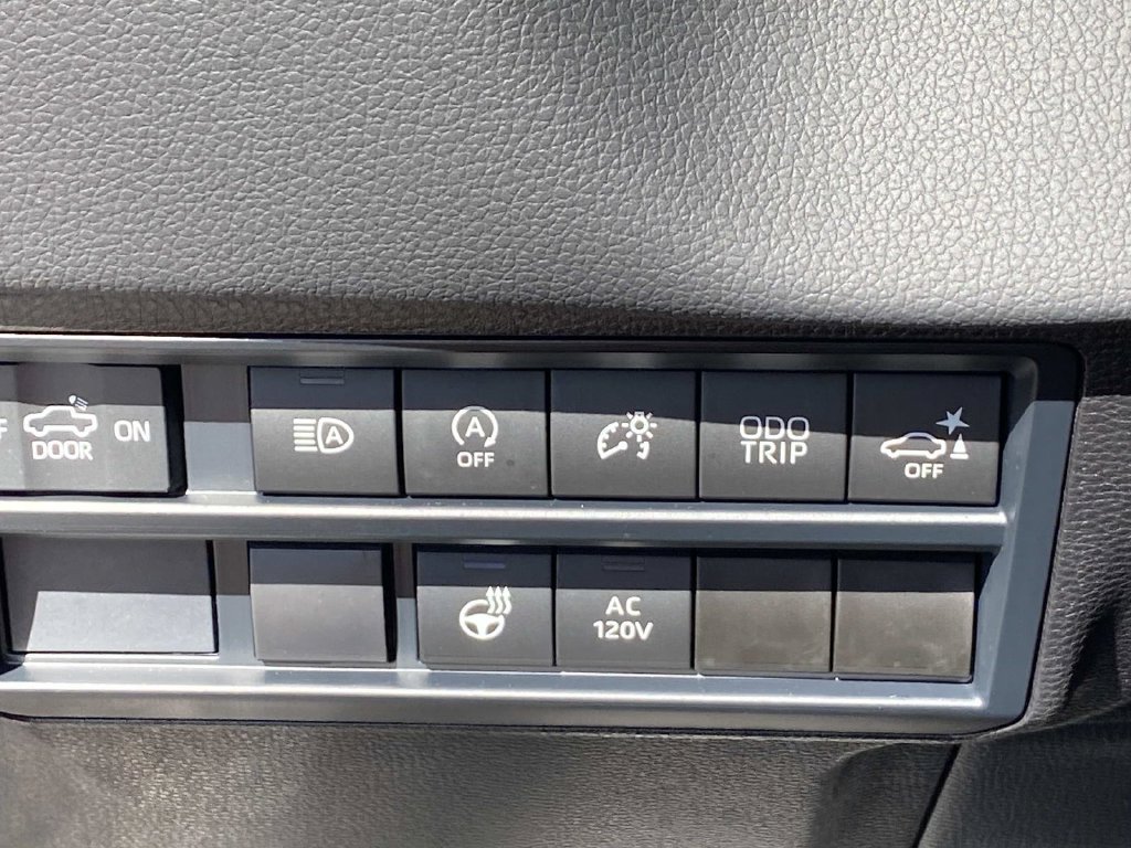 Used 2025 Toyota Tundra Limited AWD/4WD image 21