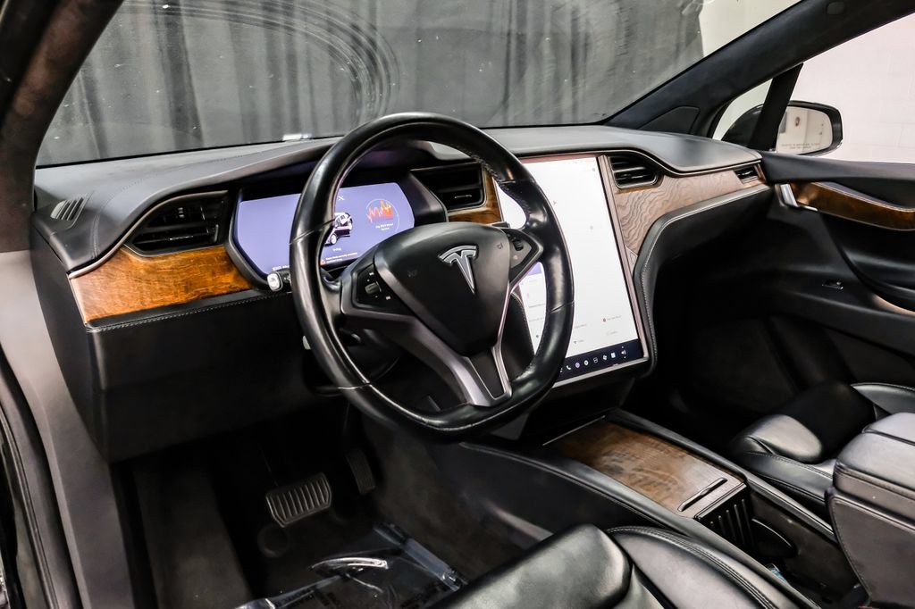 Used 2020 Tesla Model X Long Range AWD/4WD image 3