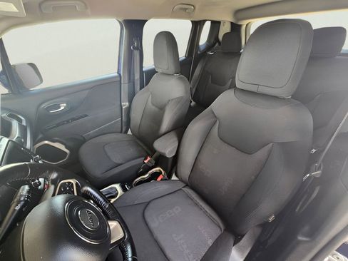 Used 2017 Jeep Renegade Latitude AWD/4WD image 59
