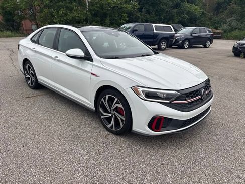 Used 2023 Volkswagen Jetta GLI Autobahn FWD image 2
