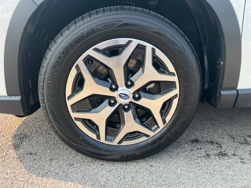 Certified 2023 Subaru Forester Premium AWD/4WD image 9