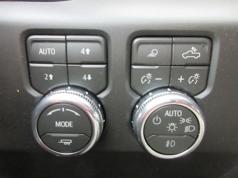 New 2026 GMC Sierra 1500 AT4 AWD/4WD image 17
