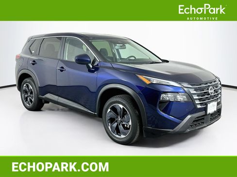 Used 2025 Nissan Rogue SV AWD/4WD image 1