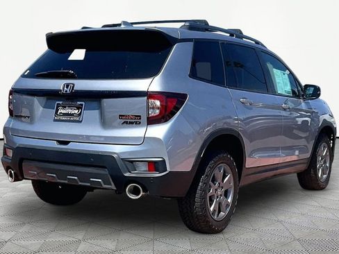 Used 2025 Honda Passport TrailSport image 2