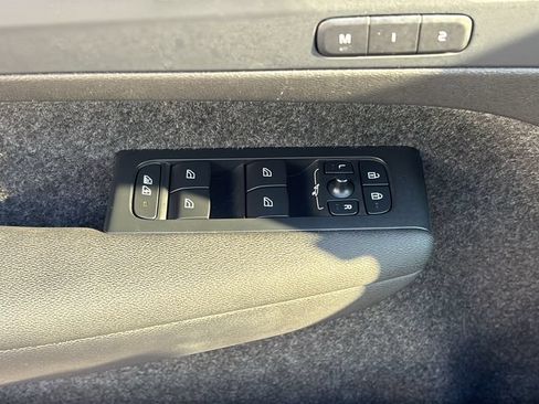 Certified 2023 Volvo C40 P8 Recharge Plus AWD/4WD image 12