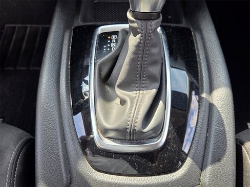 Used 2018 Nissan Rogue Sport SV image 18