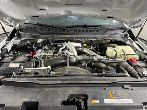 Used 2025 Ford F350 Lariat w/ Black Appearance Package image 10