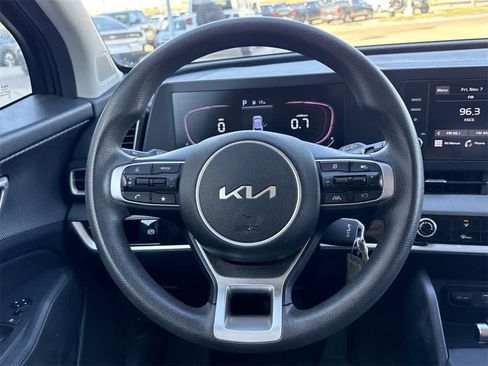 Used 2023 Kia Sportage LX image 18