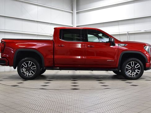 Used 2025 GMC Sierra 1500 AT4 w/ AT4 Premium Package AWD/4WD image 9