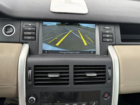 Used 2017 Land Rover Discovery Sport HSE image 15