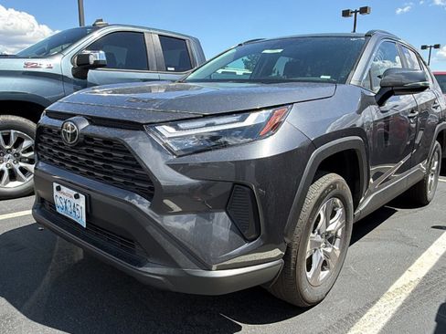Used 2025 Toyota RAV4 XLE AWD/4WD image 4