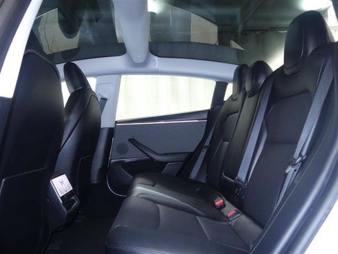 Used 2024 Tesla Model 3 Standard Range RWD image 17