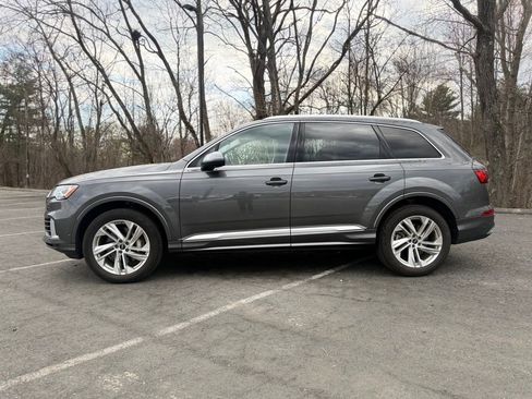 Used 2022 Audi Q7 3.0T Premium Plus w/ Premium Plus Package AWD/4WD image 3