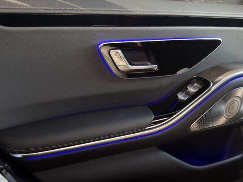 Used 2022 Mercedes-Benz S 500 4MATIC w/ AMG Line Package image 61