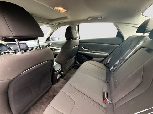 Certified 2024 Hyundai Elantra SEL w/ Convenience Package FWD image 23