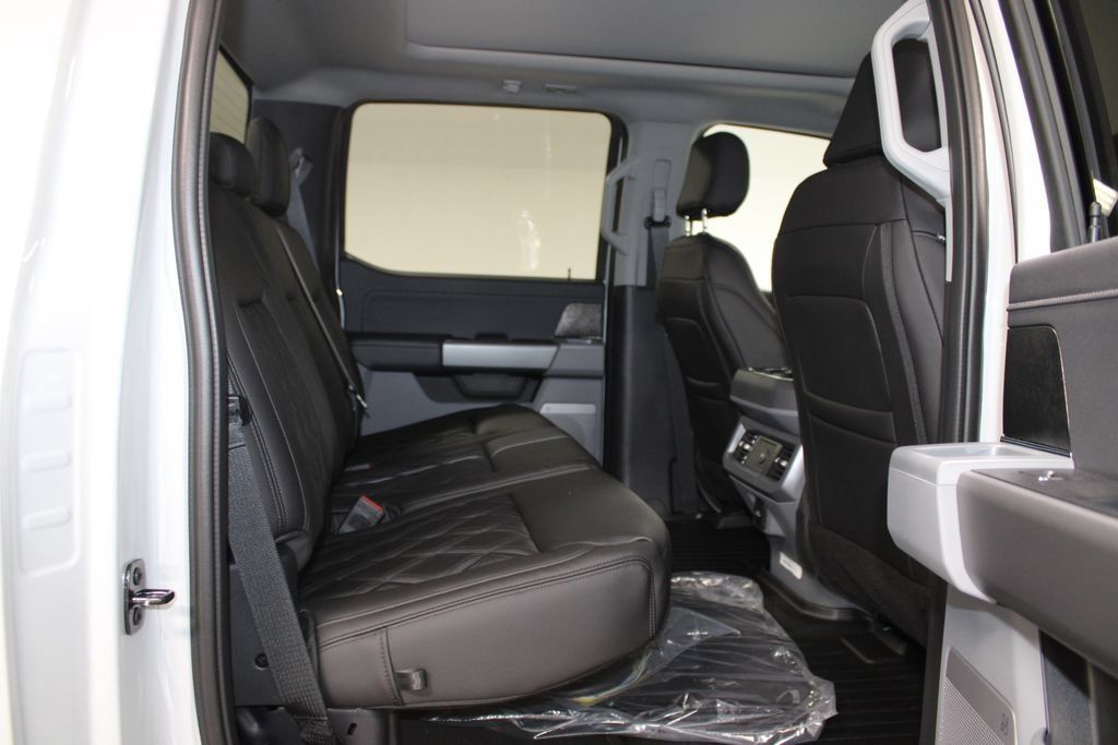 New 2026 Ford F250 XLT w/ XLT Premium Package AWD/4WD image 32