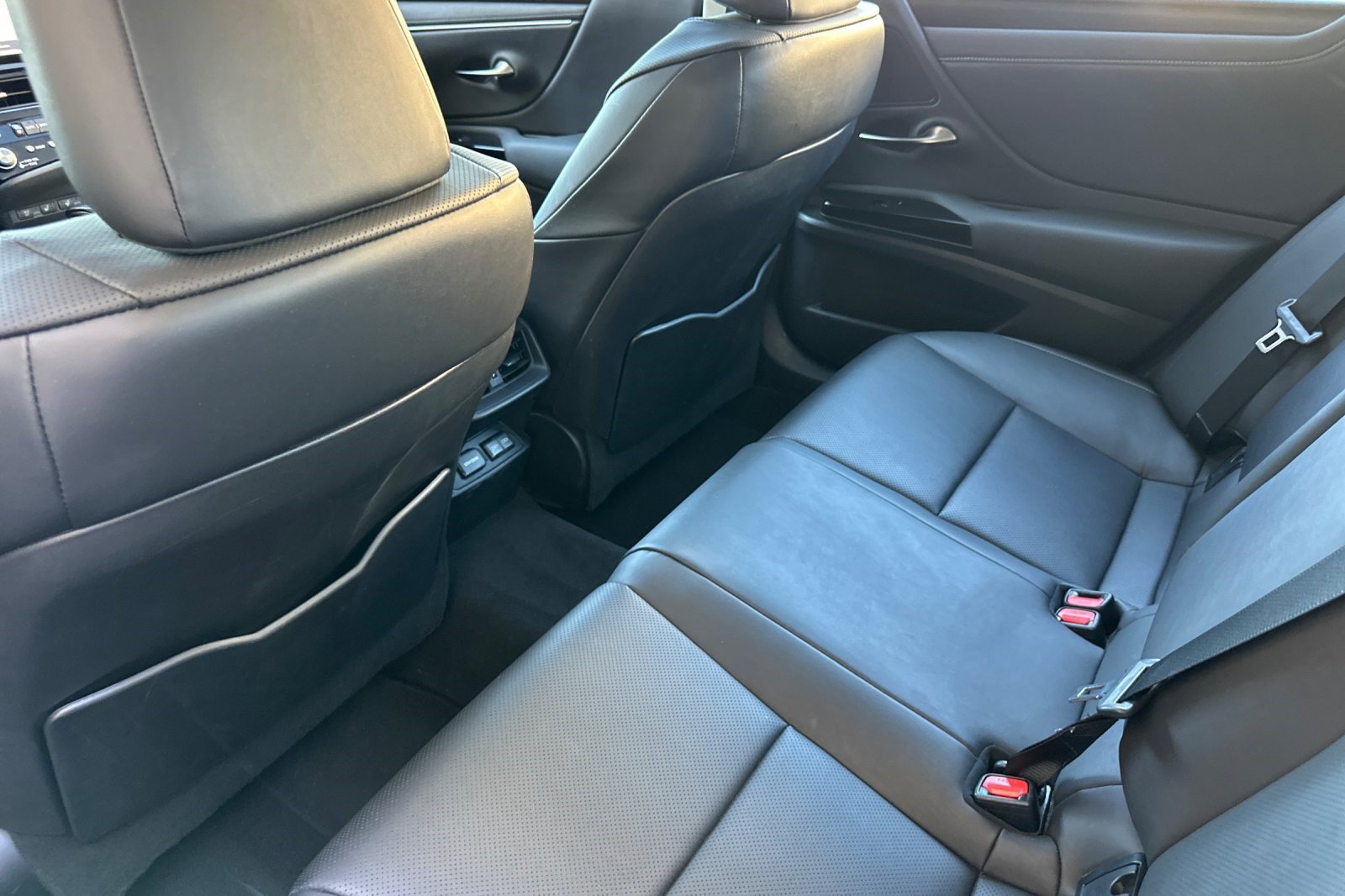 Certified 2024 Lexus ES 350 w/ Premium Package FWD image 25