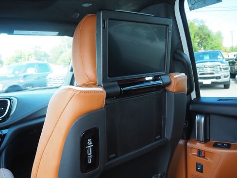 New 2026 Chrysler Pacifica Pinnacle image 23