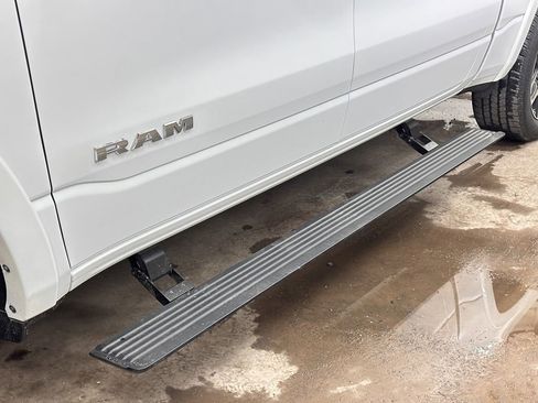 New 2026 RAM 1500 Laramie AWD/4WD image 17