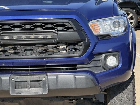 Used 2022 Toyota Tacoma SR5 RWD image 8