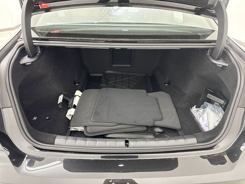 New 2025 BMW 760i xDrive w/ Premium Package image 29