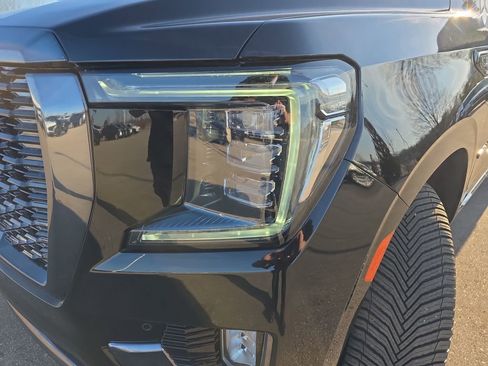 Used 2023 GMC Yukon XL Denali Ultimate image 35
