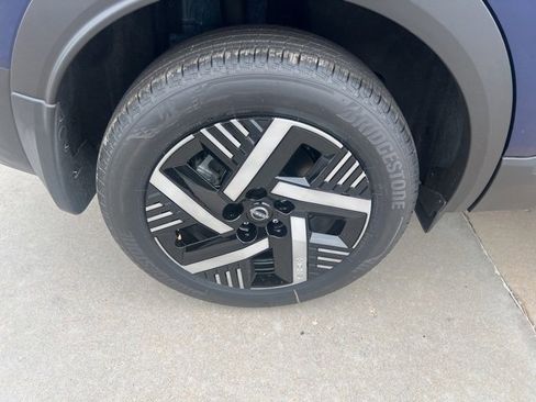 New 2025 Nissan Kicks SV image 4