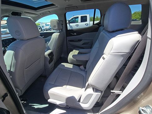 Used 2022 GMC Acadia SLT w/ Technology Package AWD/4WD image 14