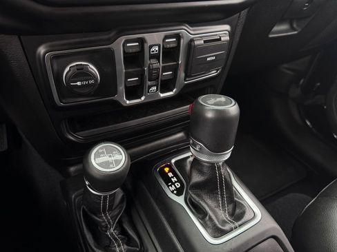 Used 2022 Jeep Wrangler Unlimited Sahara image 20