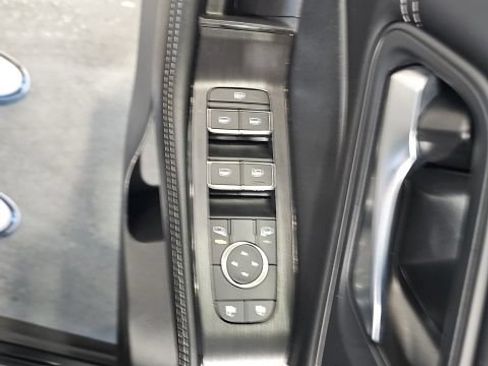 Certified 2025 Nissan Rogue SL w/ SL Premium Package AWD/4WD image 11