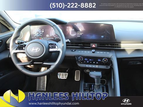 New 2025 Hyundai Elantra SEL image 16