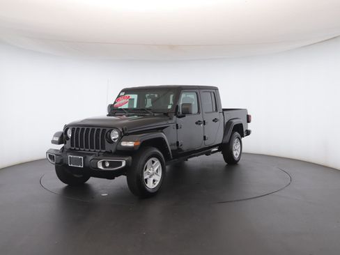 Used 2022 Jeep Gladiator Sport image 36