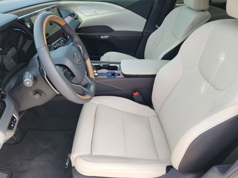 Used 2025 Lexus RX 350 AWD image 17